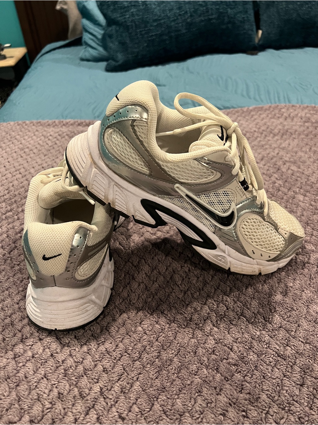 Nike Women's White, Silver & Black Mesh Running Shoes